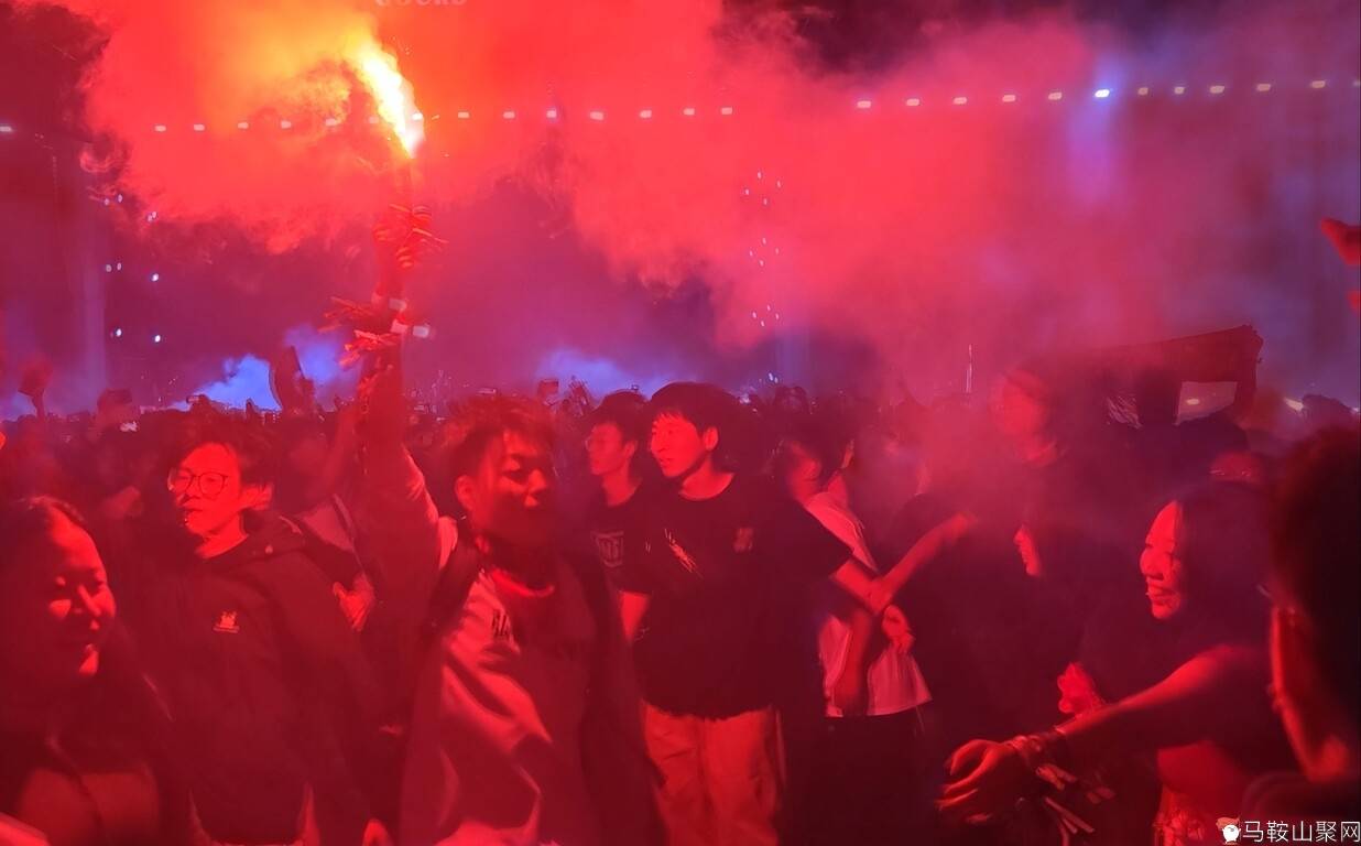 火烧马鞍山 | 二手玫瑰@葫芦果音乐节全程 2024.09.22-1.jpg