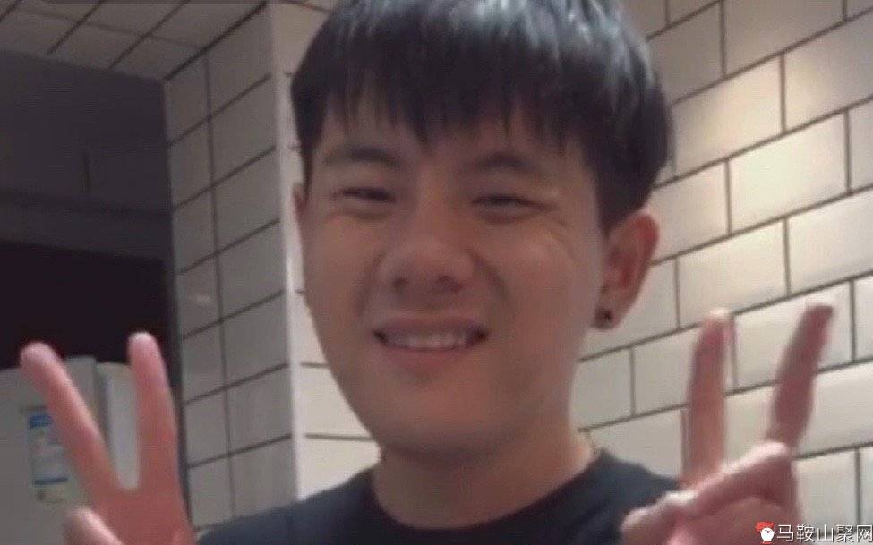 【羊仔】马鞍山一男子的一天的故事 / 马鞍山一男子的奶奶和她的春卷的故事 / 马鞍山一男子的两只狗的故事-1.jpg