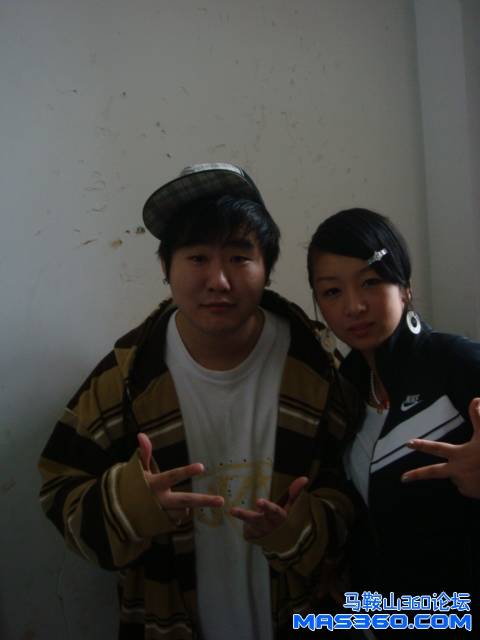 我跟安徽著名的ＭＣ合影