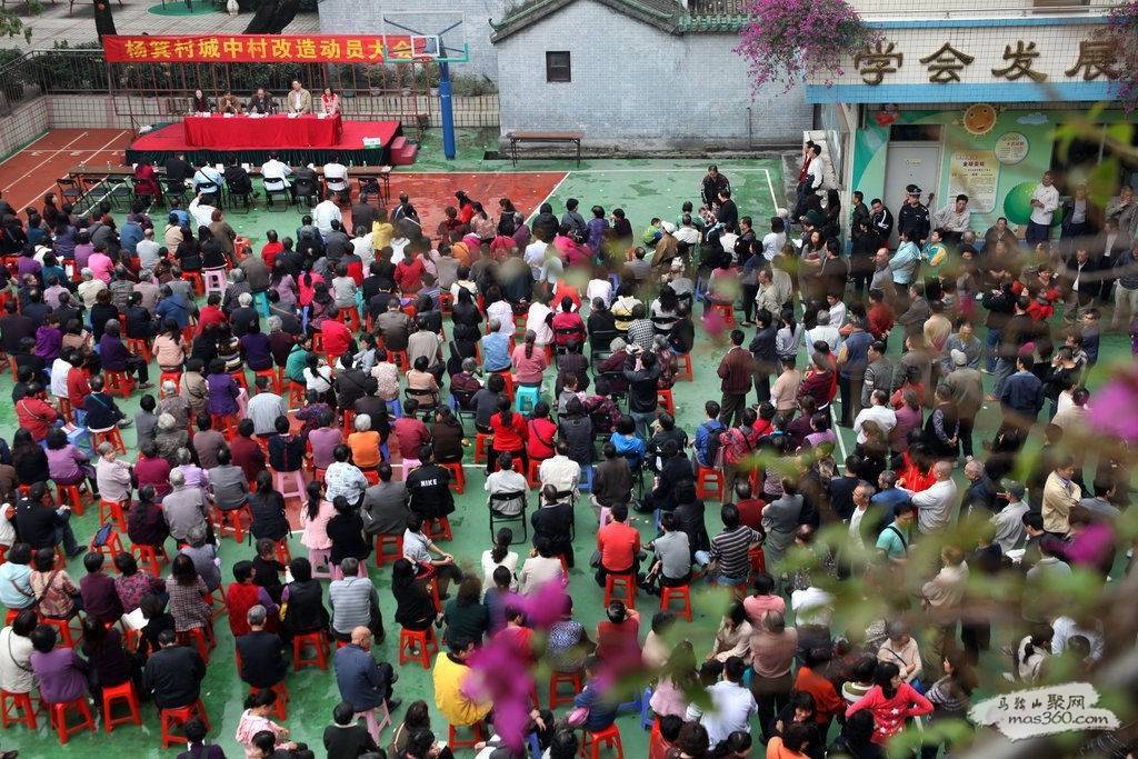 2010年4月22日，希腊雅典抗议民众与警方发生激烈冲突。当天，希腊最大的全国公职协会举行了24小时的罢工，这 ...