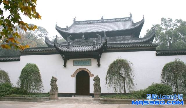 修葺一新的太白楼 平添了几分凝重
