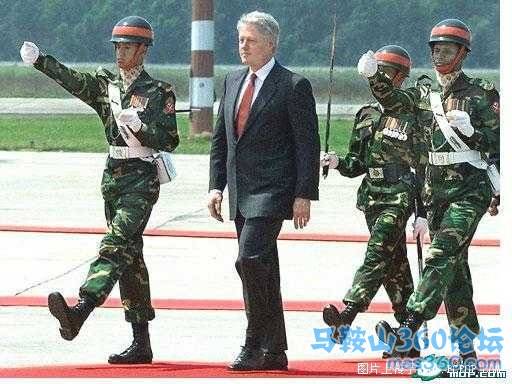 孟加拉国  身材各异，怎么连三个人都挑不出来吗？