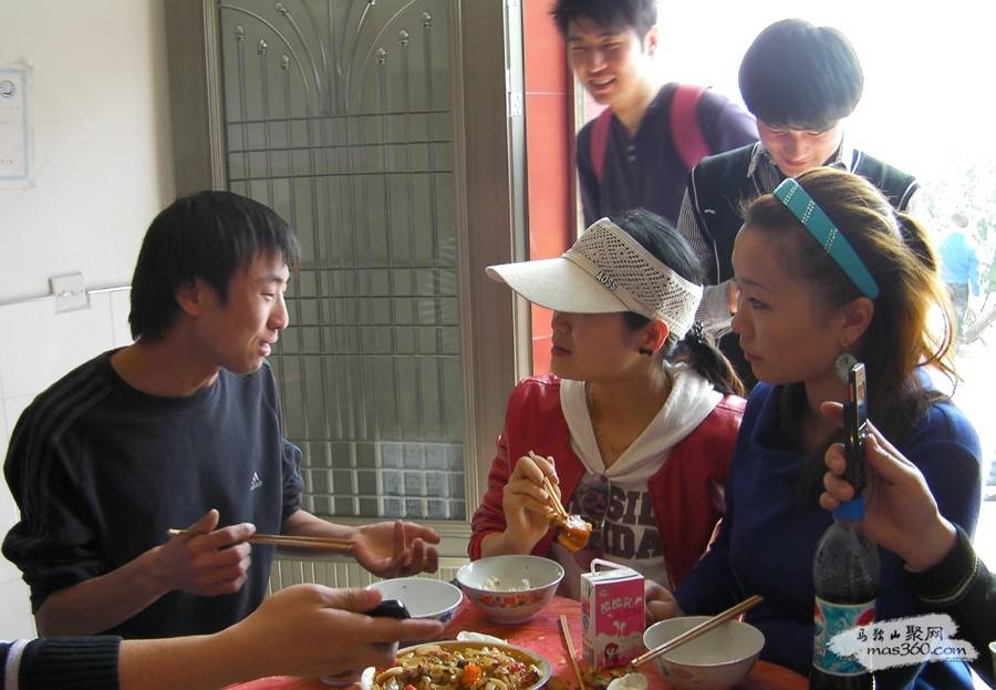 美女求你了，就喂我一口