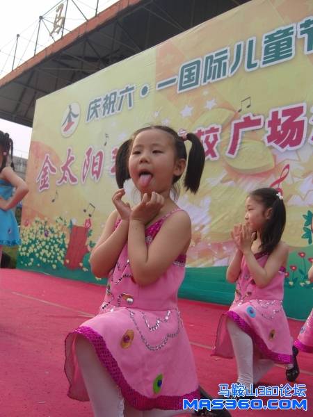 女儿在排练