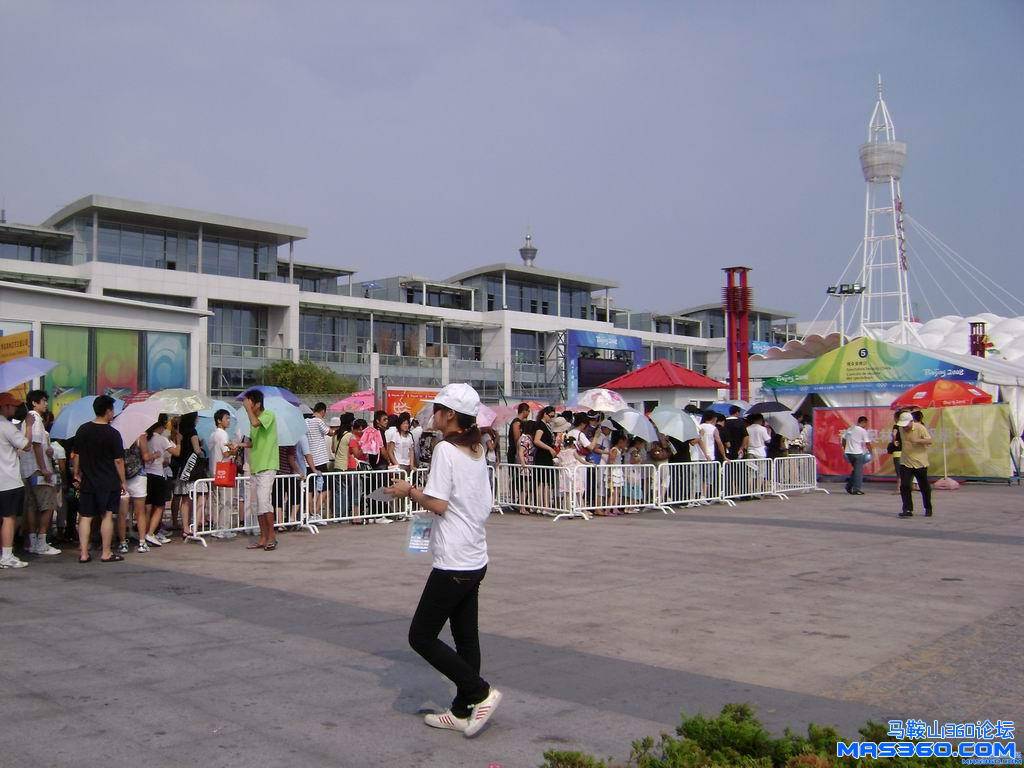 调整大小 观众入场长龙.jpg